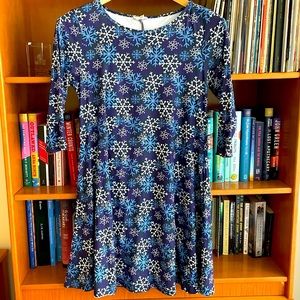 Soft cute snowflake winter dress with POCKETS